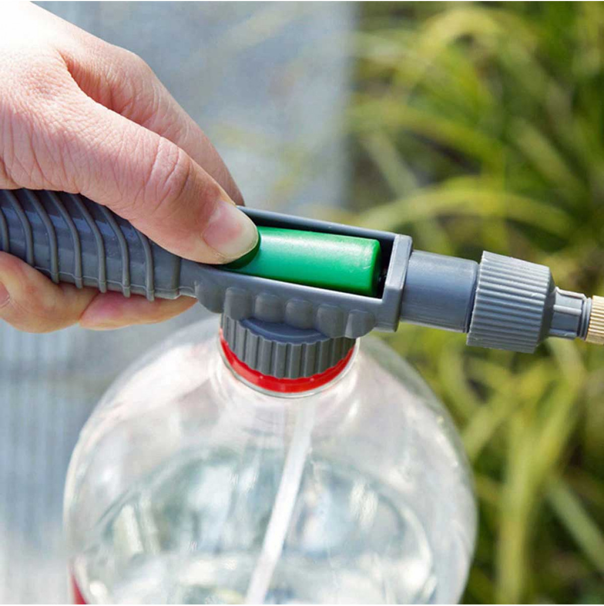 Manual sprayer